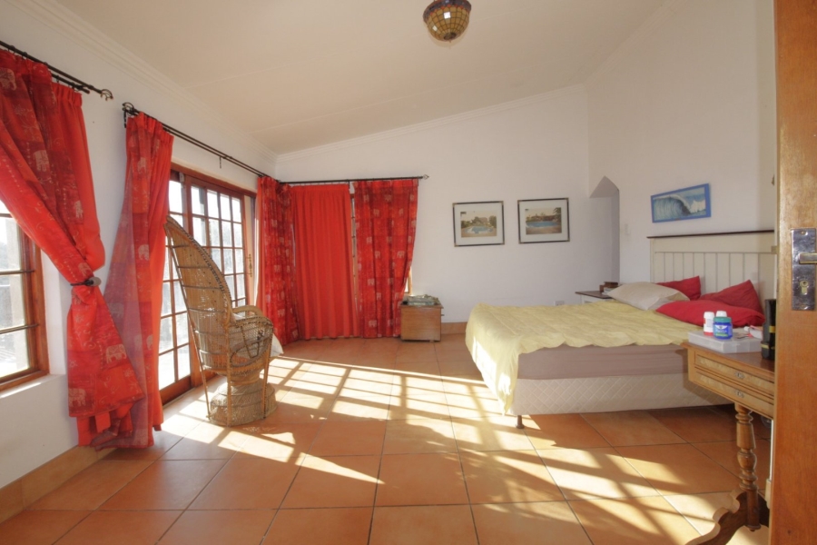 7 Bedroom Property for Sale in Noorsekloof Eastern Cape